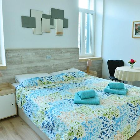 Pangsapuri studio 18 m² dengan 1 bilik mandi peribadi di Pusat Bandar Split Luaran gambar