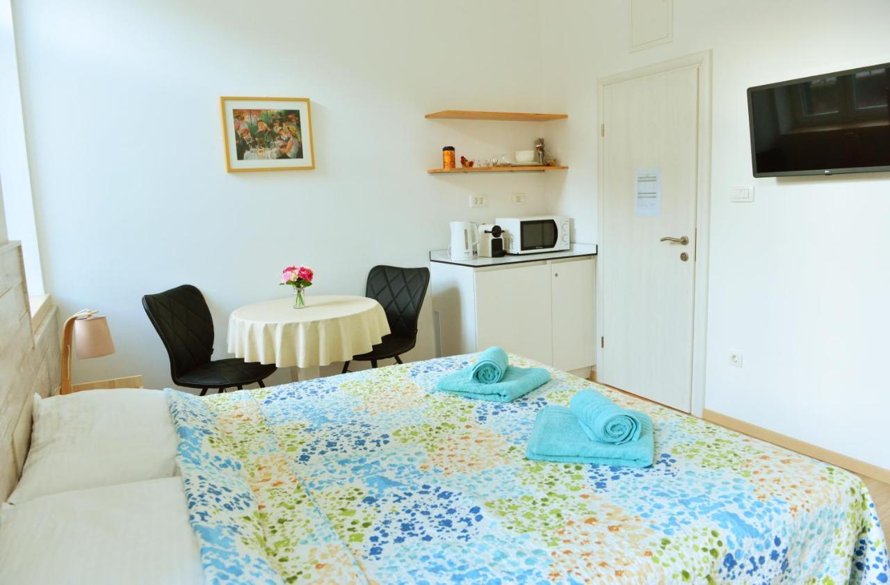 Pangsapuri studio 18 m² dengan 1 bilik mandi peribadi di Pusat Bandar Split Luaran gambar